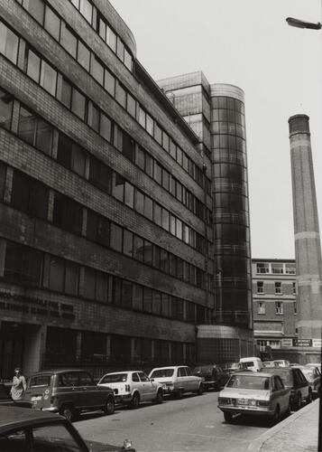 rue Héger-Bordet 1-3. Clinique médico-chirurgicale Paul Héger et Institut Jules Bordet (photo 1980).