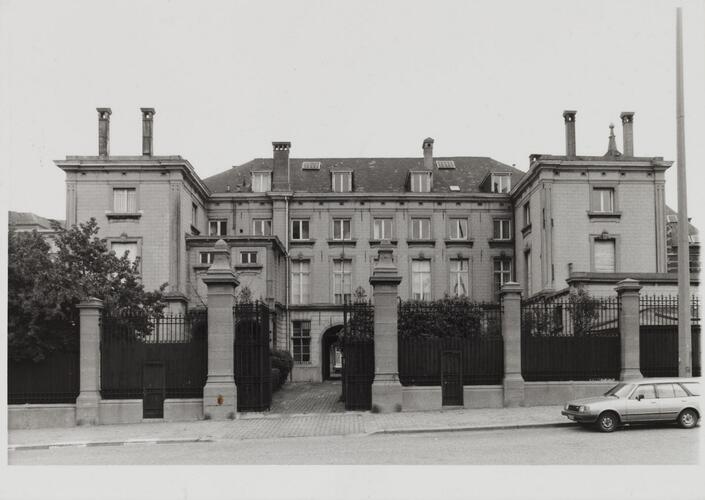 Wolstraat 23. 'Hotel de Mérode-Westerloo', gevel Poelaertplein (foto [s.d.]).