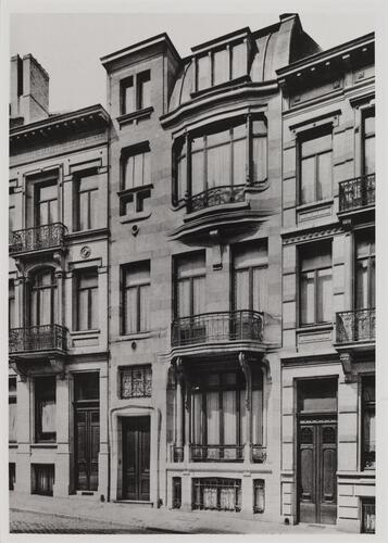 Rue Lebeau 37. Ancienne Maison Frison, collection IRPA (photo [s.d.]).