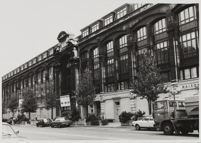 boulevard Maurice Lemonnier 132-172. Palais du Midi (photo 1983).