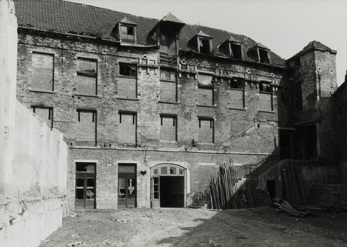 Rijkeklarenstraat 23. Voormalig Rijkekarenklooster, Brouwerij en bakkerij, voor de verbouwing van het gebouw (foto 1981).
