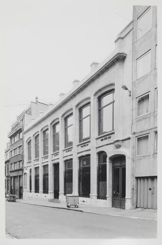 Rue des Sables 20. Anciens Magasins Waucquez; Centre Belge de la bande Dessinée, façade après restauration (photo [s.d.]).