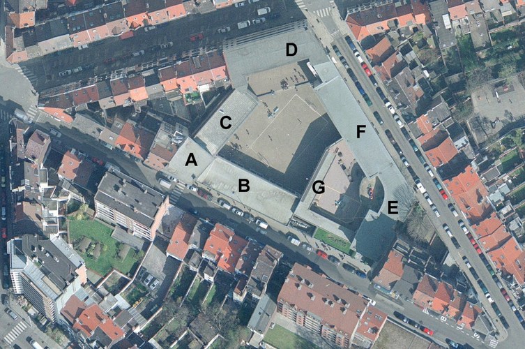 Rue des Éburons 46 et 50, vue aérienne du complexe (Bruxelles UrbIS ® © – Distribution : CIRB 20 avenue des Arts, 1000 Bruxelles, photo 2009).