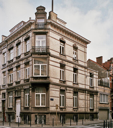 Rue Hobbema 17 (photo 2009).