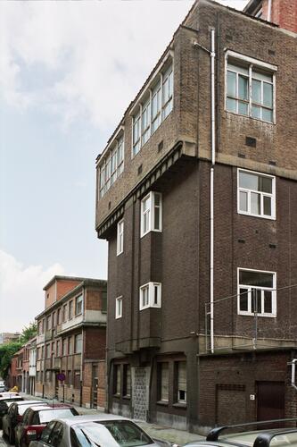 Boduognatusstraat aan pare kant, bijgebouwen van het voormalige Institut chirurgical de Bruxelles (foto 2008).