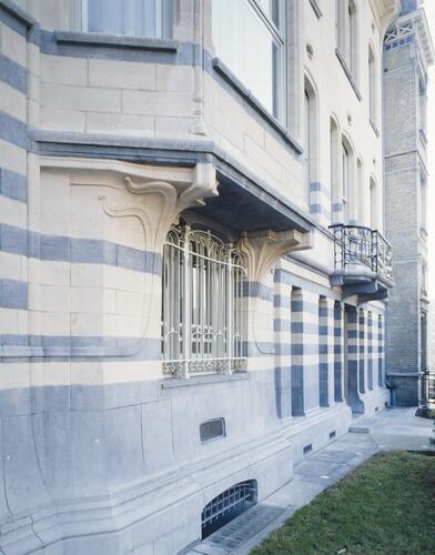 Avenue Palmerston 3, détail de la façade (Photo Ch. Bastin & J. Evrard © MRBC).