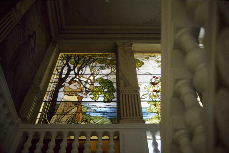 Palmerstonlaan 20, glas-in-loodraam van de eretrap (© V. Heymans, 1994).