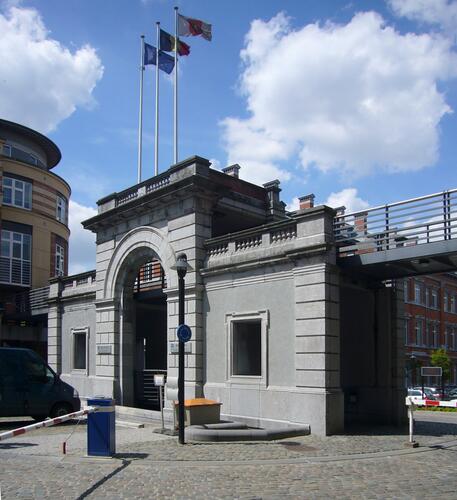 Hobbemastraat 8, inkom van de Koninklijke Militaire School (foto 2009).