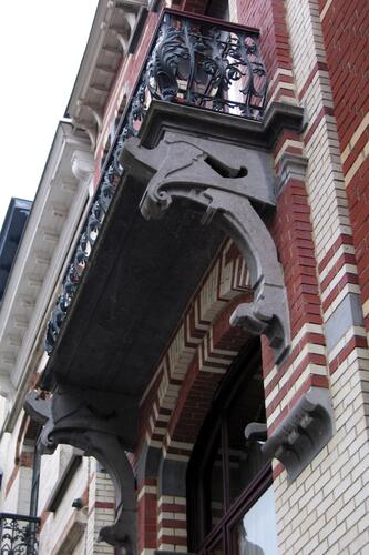 Rue Van Campenhout 51, balcon (photo 2006).