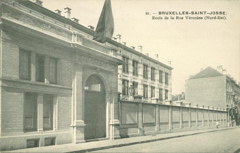 Rue Véronèse 21, école primaire n[sup]o[/sup] 19 (Collection de Dexia Banque, s.d.).
