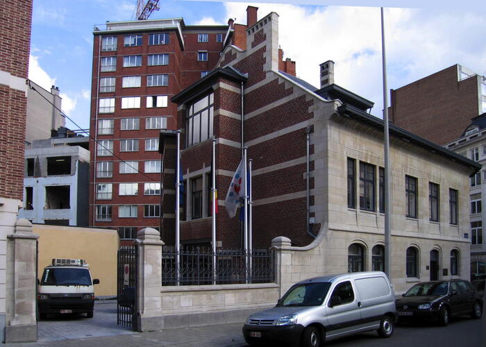Rue Jacques Jordaens 34, cour attenante au bâtiment (photo 2005).