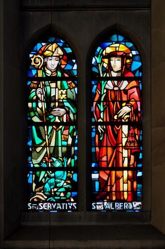 Église Saint-Albert, rue Victor Hugo 147-155, vitraux du chœur (photo 2011).