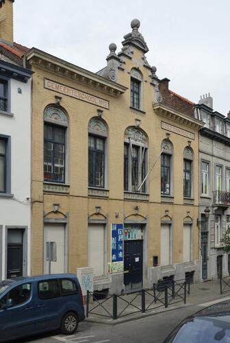 Quinauxstraat 32, voormalige school nr. 12 (foto 2014).
