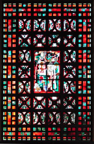 Gustave Latinislaan 50, Sint-Suzannakerk, glasraam met voorstelling van de Heilige Kerk (foto 2012).