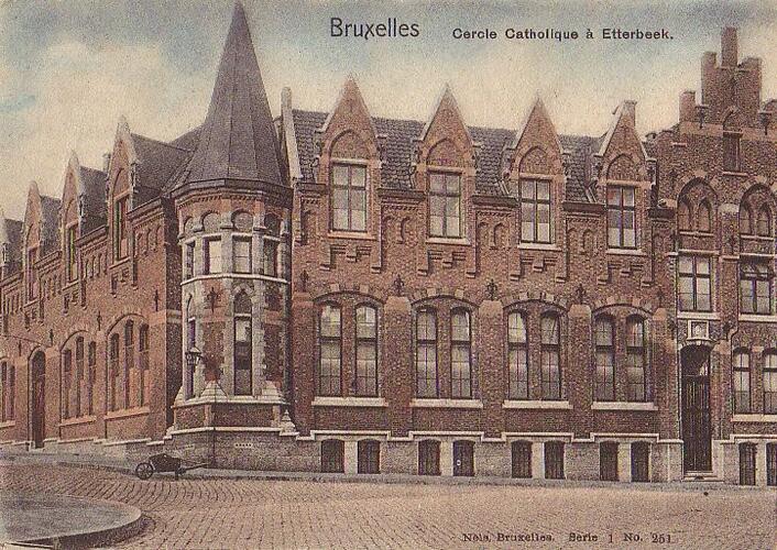Rue Doyen Boone 2. Anc. Cercle Catholique d'Etterbeek, act. Crèche Ste-Gertrude, s.d. (Collection cartes postales Dexia Banque).