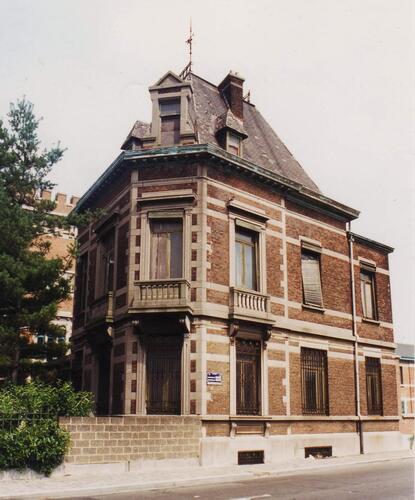 Louis Schmidtlaan 1-29. Voormalig Voertuigenarsenaal, gebouw G (foto 1994).