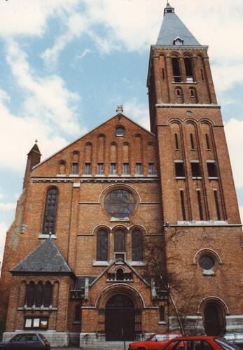 Tervaetestraat. Onze-Lieve-Vrouw-van-het-Heilig-Hartkerk (foto 1994).