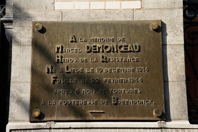 Rue Camille Lemonnier 45, plaque commémorative (photo 2006).