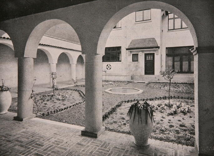 Rue Émile Bouilliot 25-23, vue sur le jardin intérieur (Le Document, 2, 1934, p. 2).