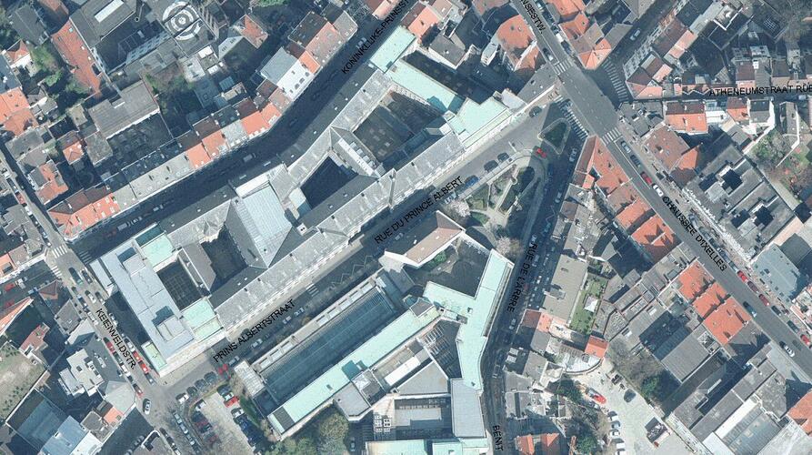Solvaycomplex tussen Keienveldstraat, Koninklijke Prinsstraat, Elsense Steenweg en Gewijde Boomstraat, luchtfoto (Brussel UrbIS ® © - Verdeling: CIBG, Kunstlaan 20, 1000 Brussel).