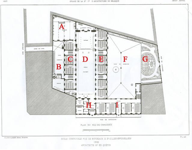 Bordeauxstraat 14-16, gemeenteschool Nr. 6, 1891, n.o.v. arch. Edmond. Quétin, plan van het gelijkvloers (L’Émulation, 1893, col. 189, Pl. 44).