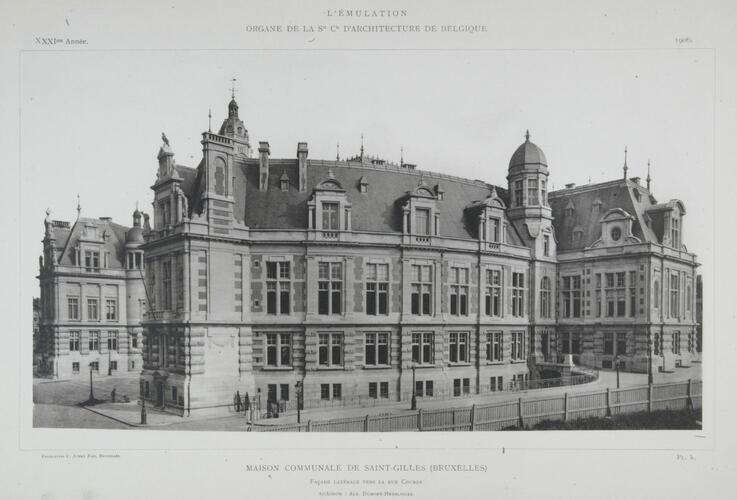 Stadhuis, laterale gevel ([i]L’Émulation[/i], 1906, pl. 5).