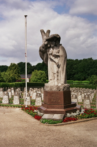 Kerkhof van Stokkel, Monument voor de gesneuvelden van de Eerste Wereldoorlog (foto 2006).