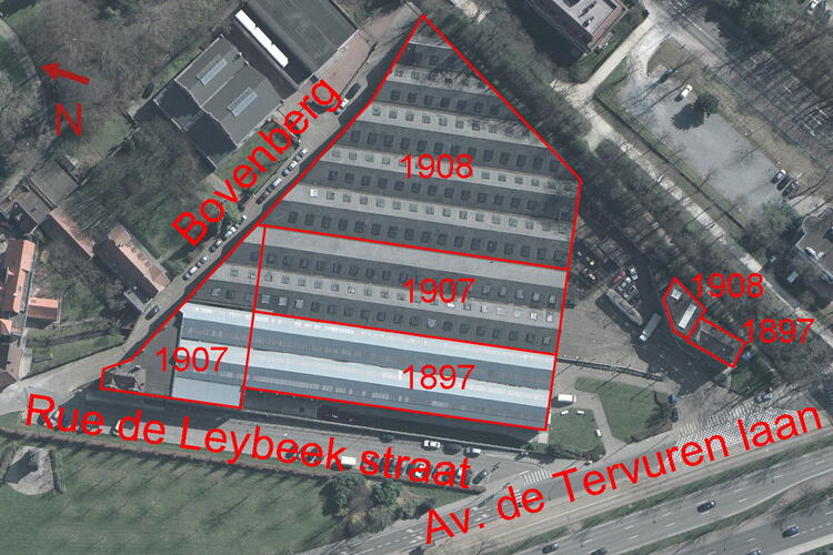 Luchtfoto van het vml. tramdepot, met chronologische aanduiding van bouwfasen (Brussels UrbIS ® © - distributie CIBG, Kunstlaan 20, 1000 Brussel).