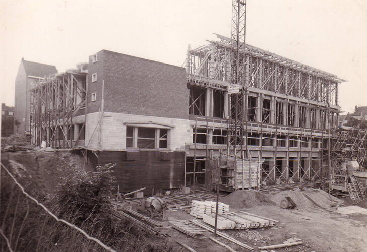 Charles Thielemanslaan 93, blok B in aanbouw, oktober 1962 (GASPW/DE niet geklasseerd fonds).