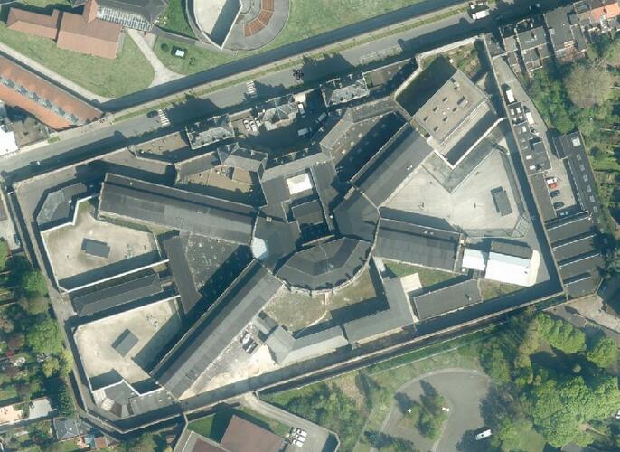Gevangenis van Vorst, Verbindingslaan 50A-52, UrbIS ® © – Distributie : CIRB Kunstlaan 20, 1000 Brussel 1996.