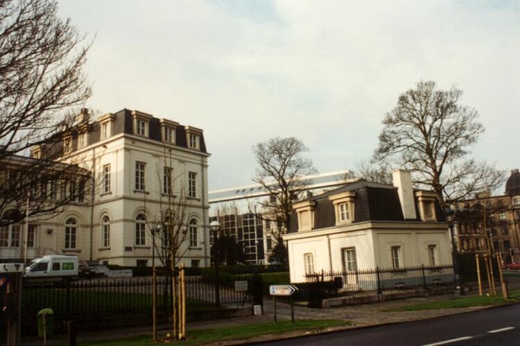 Place Quetelet 7, anc. observatoire (photo 1993-1995).