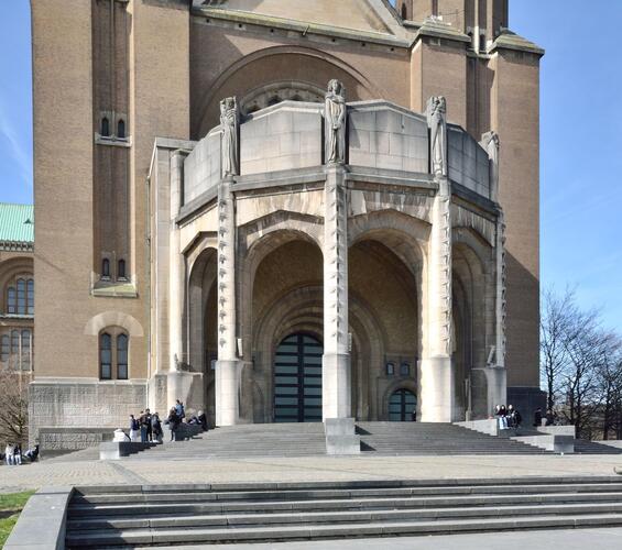 Nationale Basiliek van het Heilig Hart, galerij (foto 2023).