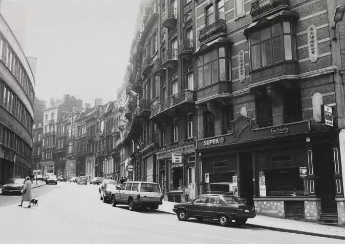 Rue Lebeau, vue depuis la place de la Justice (photo 1985).