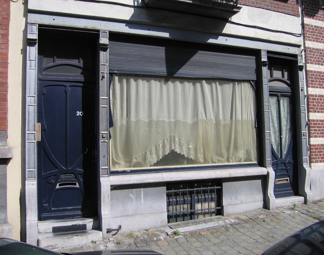 Karel Martelstraat 20, benedenverdieping met schrijnwerk in art nouveau, 1897 (foto 2007).