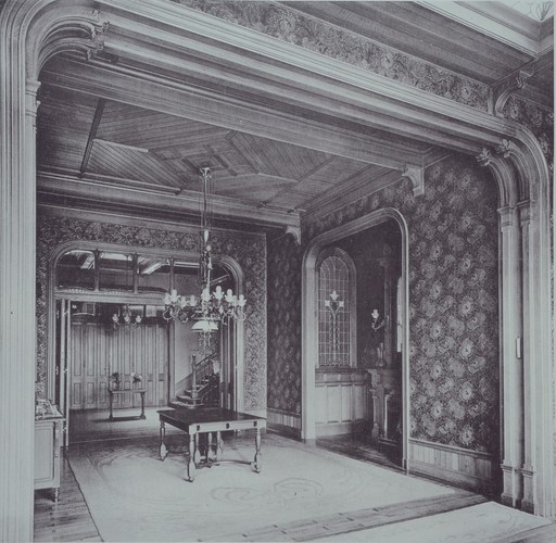 Palmerstonlaan 14, eetkamer en hal gezien vanaf de biljartkamer achteraan ([i]L’Émulation[/i], 1902, pl. 5).