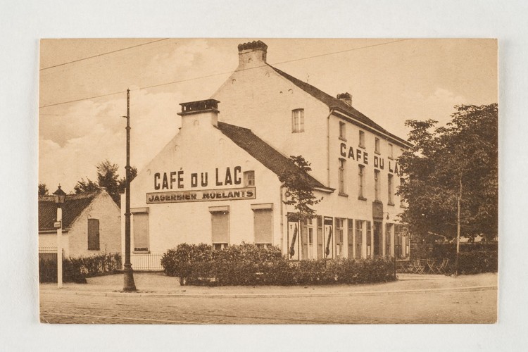 Het voormalige [i]Café du Lac[/i], op de hoek van de huidige Derbylaan en Air Marshal Coninghamlaan, s.d.Het voormalige [i]Café du Lac[/i], op de hoek van de huidige Derbylaan en Air Marshal Coninghamlaan, s.d.Het voormalige [i]Café du Lac[/i], op de hoek (Collectie Dexia Bank-KAB-BHG).