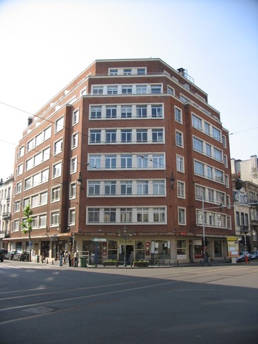 Chaussée de Waterloo 363a-363b-363c, immeuble à appartements, architects Govaerts & Van Vaerenbergh, 1938-1942 (photo 2005).
