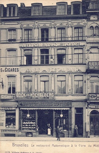 Avenue Fonsny, le restaurant automatique à la Gare du Midi (Collection cartes postales Dexia Banque, s.d.).