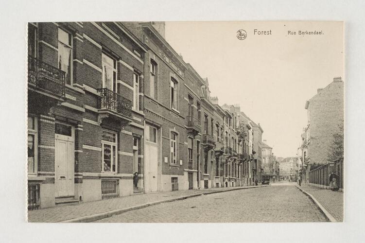 Rue Berkendael, enfilade de maisons à partir du n° 69, s.d (coll. Belfius Banque © ARB-SPRB).