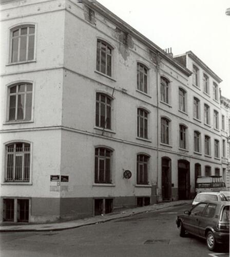 Liefdadigheidsstraat, knik met Waterkrachtstraat (foto 1993-1995).