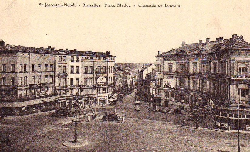 La place Madou, vue vers la chaussée de Louvain, s.d. (Collection cartes postales Dexia Banque).